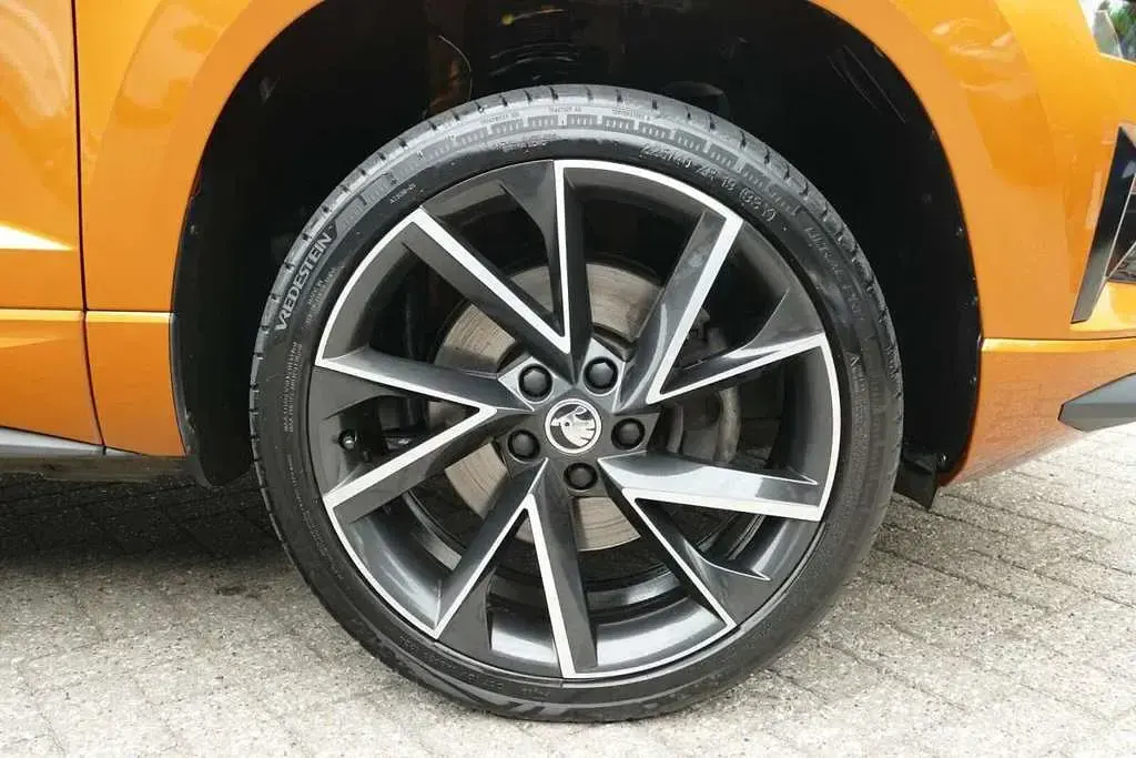 Used Skoda Karoq SportLine 147 HP (108 kW) 2023 Orange SUV