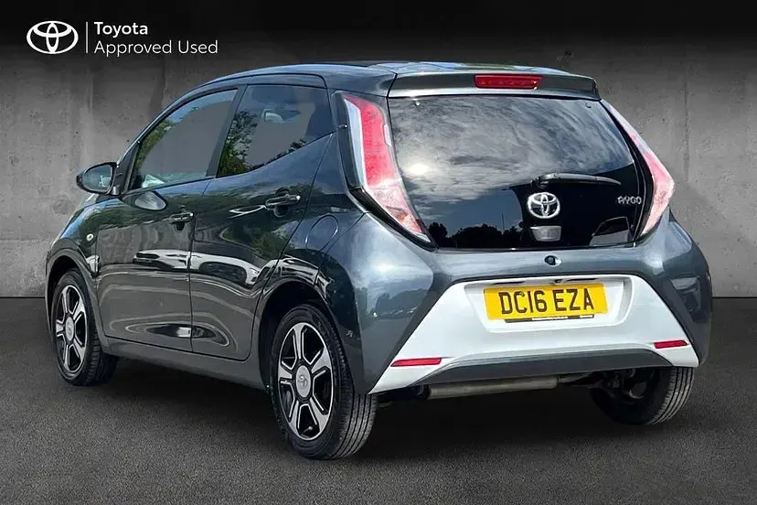 Used Toyota Aygo X-clusiv 69 HP (50 kW) 2016 Grey Hatchback