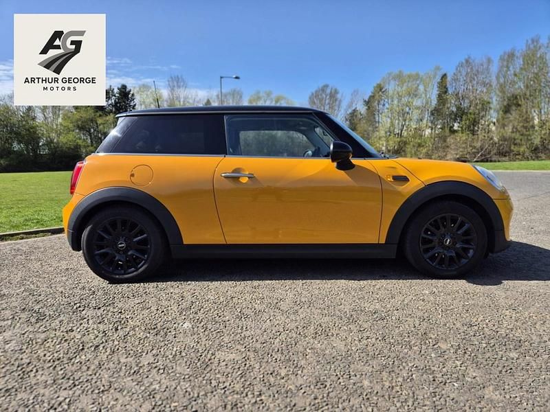 Used Mini Cooper Hatch 136 HP (100 kW) 2016 Orange Hatchback