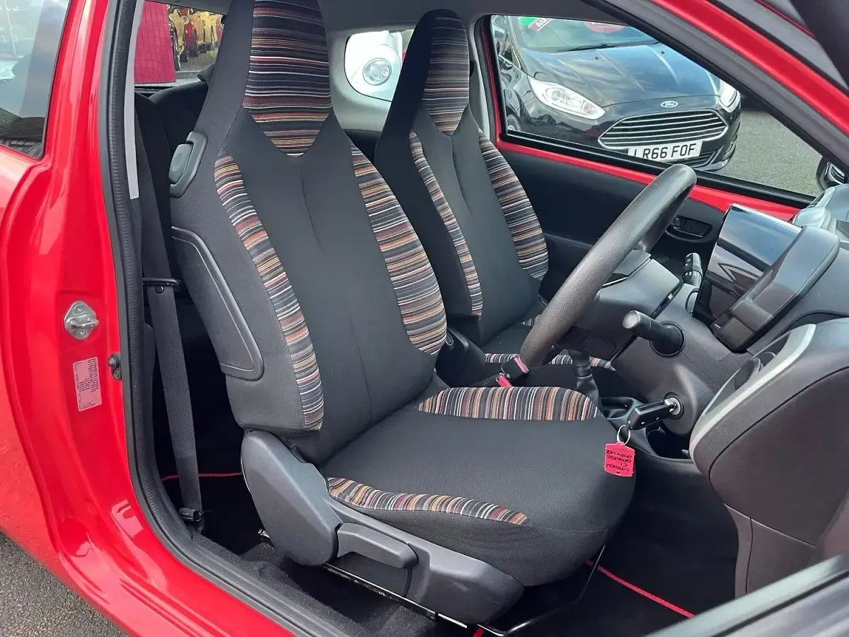 Used Citroën C1 Feel 68 HP (50 kW) 2014 Orange Hatchback