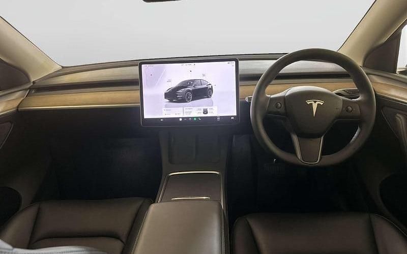 Used Tesla Model Y Long Range AWD 286 kW (389 HP) 2025 SUV