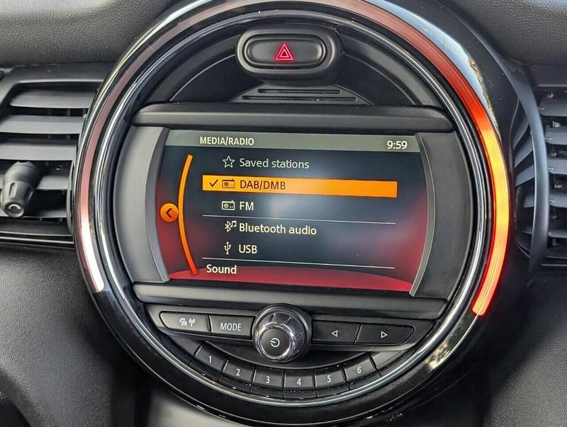 Used Mini Cooper Classic 136 HP (100 kW) 2019 Red Hatchback