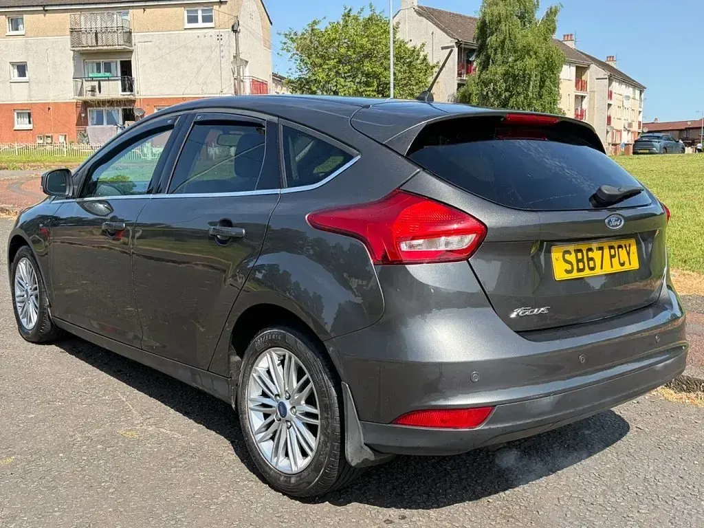 Used Ford Focus Zetec 120 HP (88 kW) 2017 Grey Hatchback