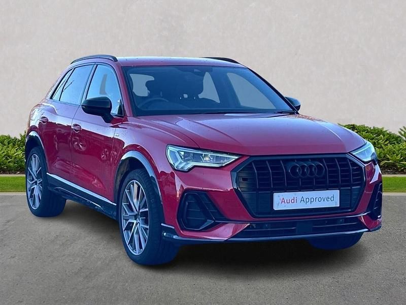 Used Audi Q3 Black Edition 148 HP (108 kW) 2025 Red SUV