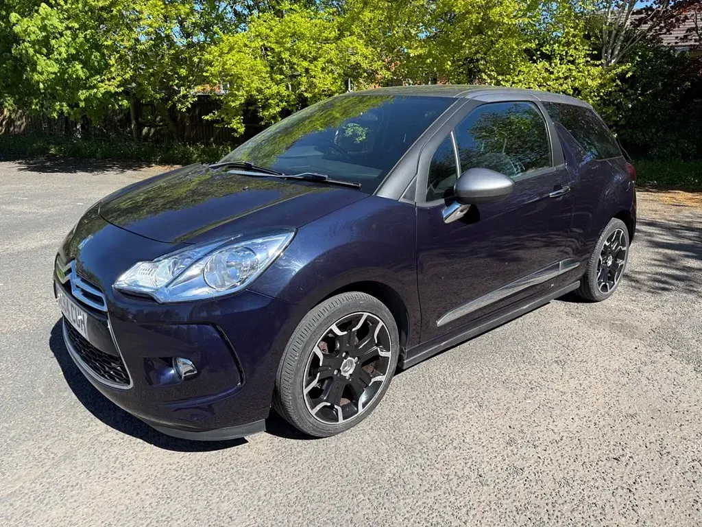 Usado Citroën DS3 110 HP (80 kW) 2014 Azul Citadino
