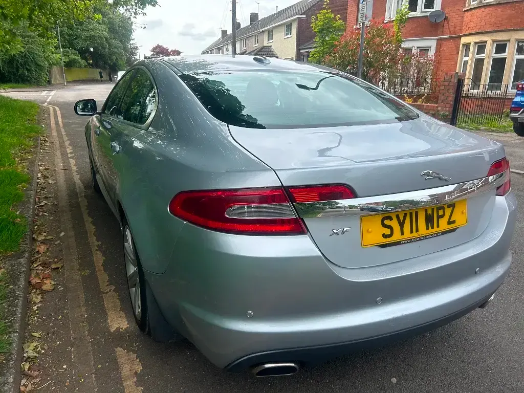 Used Jaguar XF Luxury 236 HP (173 kW) 2011 Silver Sedan