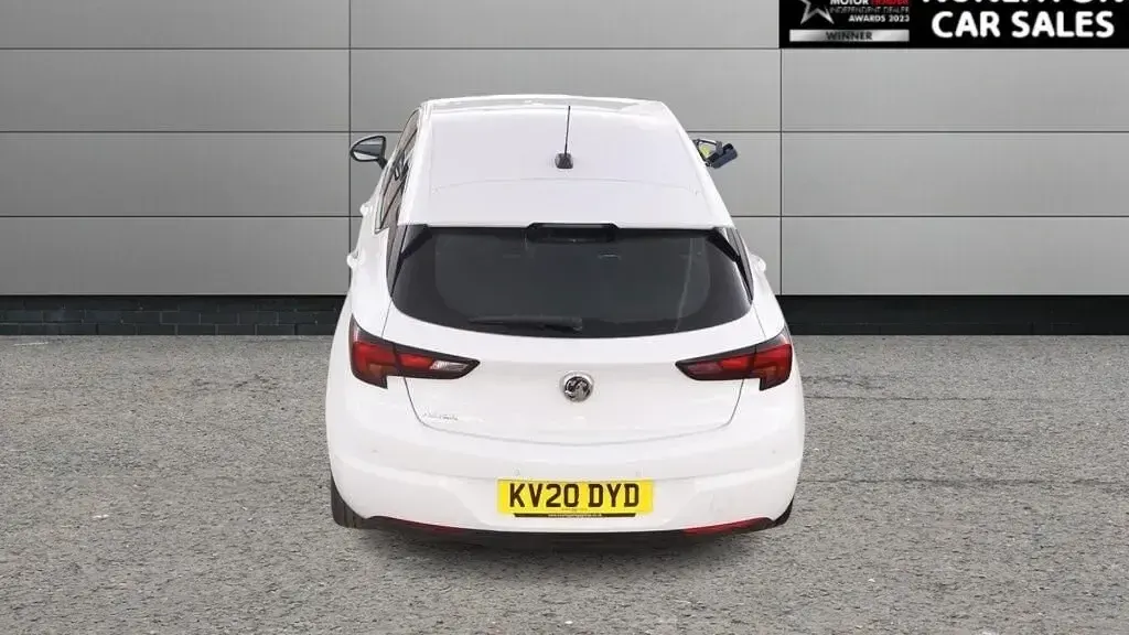 Gebraucht Vauxhall Astra SRi 145 PS (106 kW) 2020 Weiß Kleinwagen