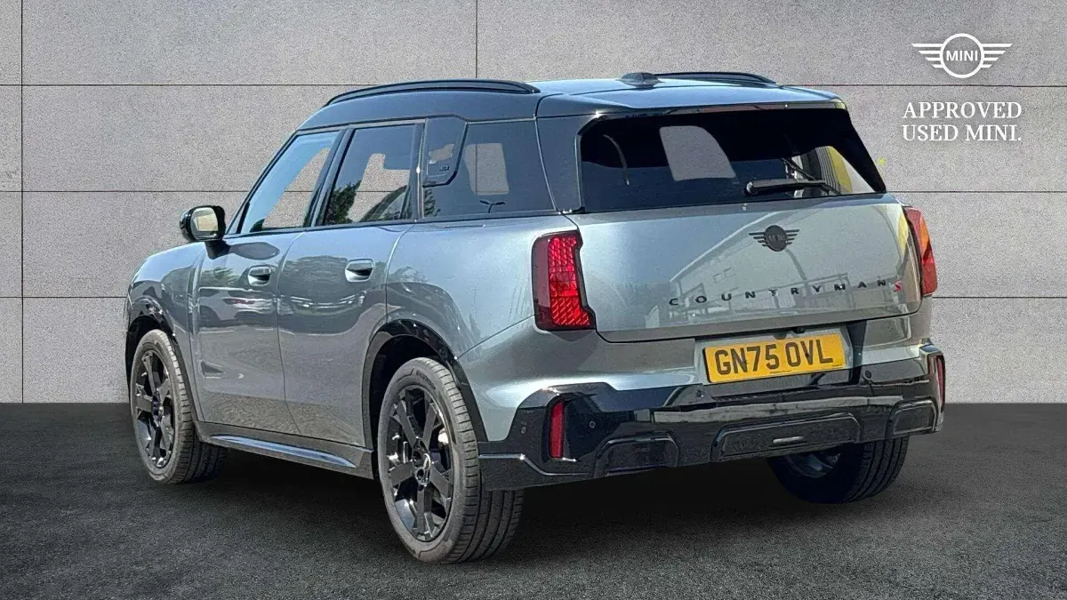Used Mini Countryman 215 HP (158 kW) 2025 Green SUV