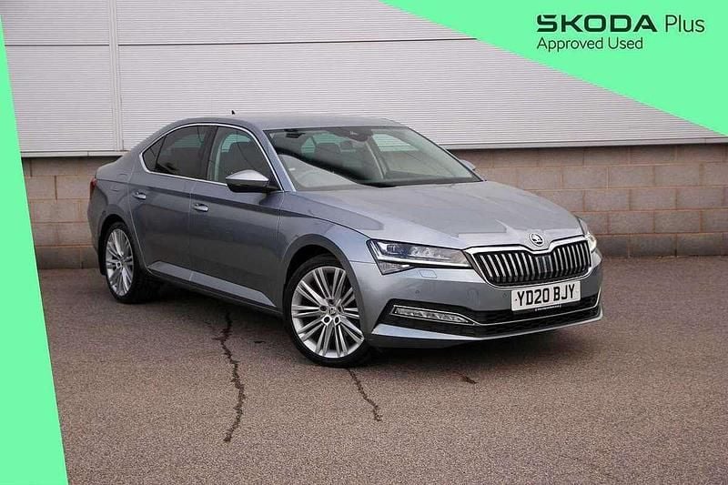 Business grey metallic Used 2020 Skoda Superb SE L Hatchback | £17,795 (Fair price) - Image 1/4