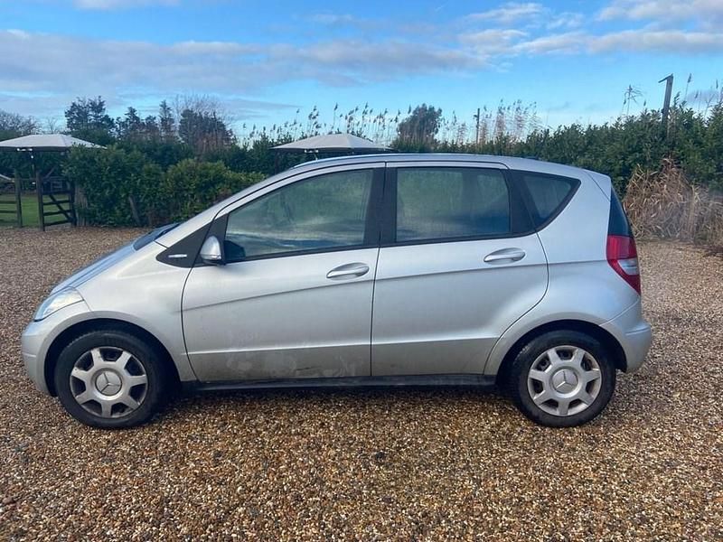 Used Mercedes A160 Classic 95 HP (69 kW) 2009 Silver Hatchback