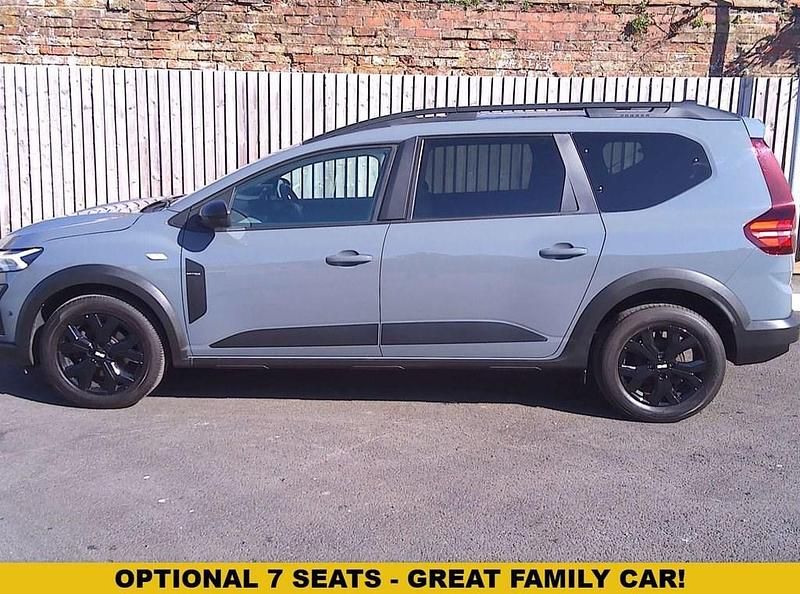 Used Dacia Jogger Extreme 110 HP (80 kW) 2023 Grey MPV