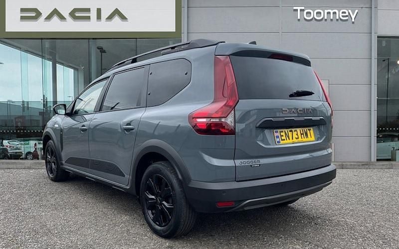 Used Dacia Jogger Extreme 141 HP (103 kW) 2025 MPV