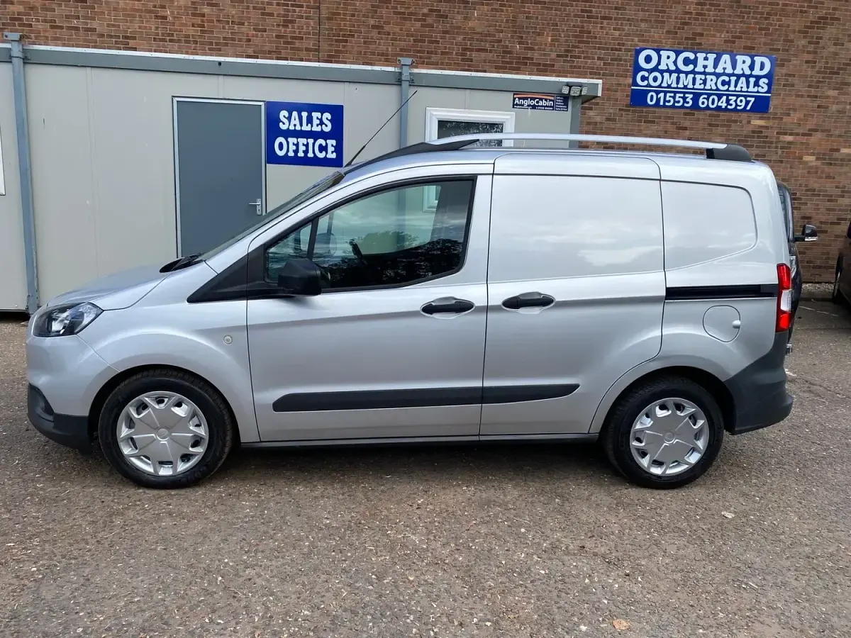Used Ford Transit Courier 100 HP (73 kW) 2022 Silver Van