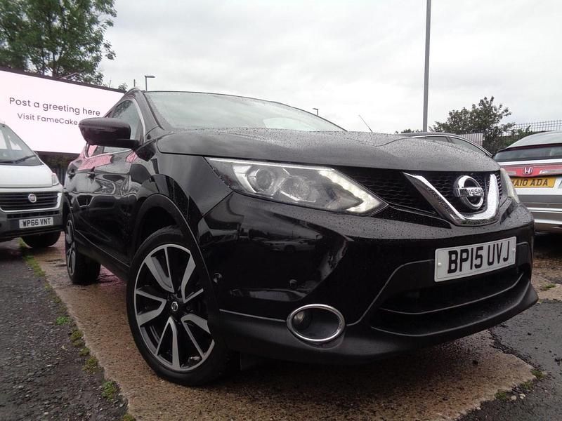Black Used 2015 Nissan Qashqai Tekna SUV | £5,490 (Fair price) - Image 1/4