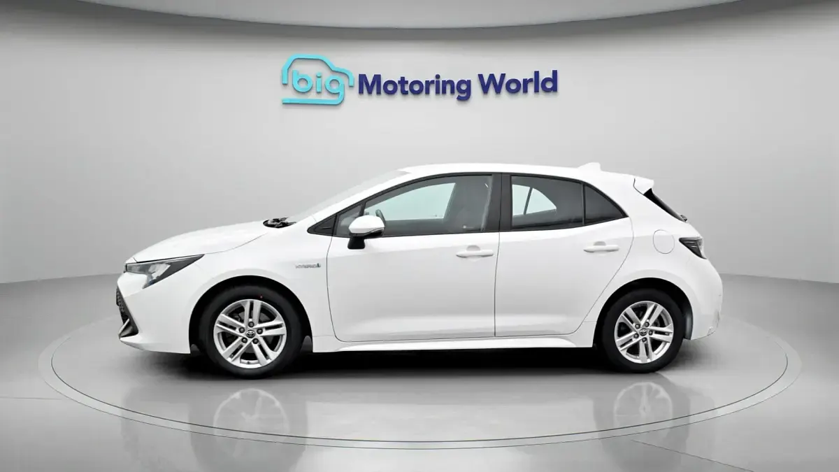 Używany Toyota Corolla 122 KM (89 kW) 2022 Hatchback