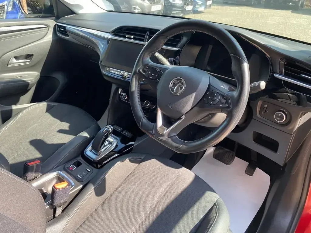 Used Vauxhall Corsa-e Elite 100 kW (136 HP) 2020 Red Hatchback