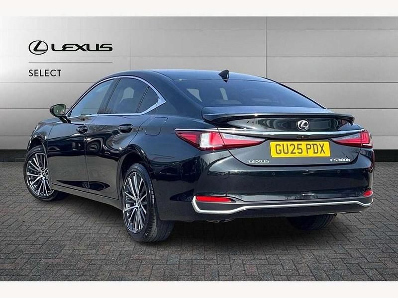 Used Lexus ES300H 218 HP (160 kW) 2025 Black Sedan