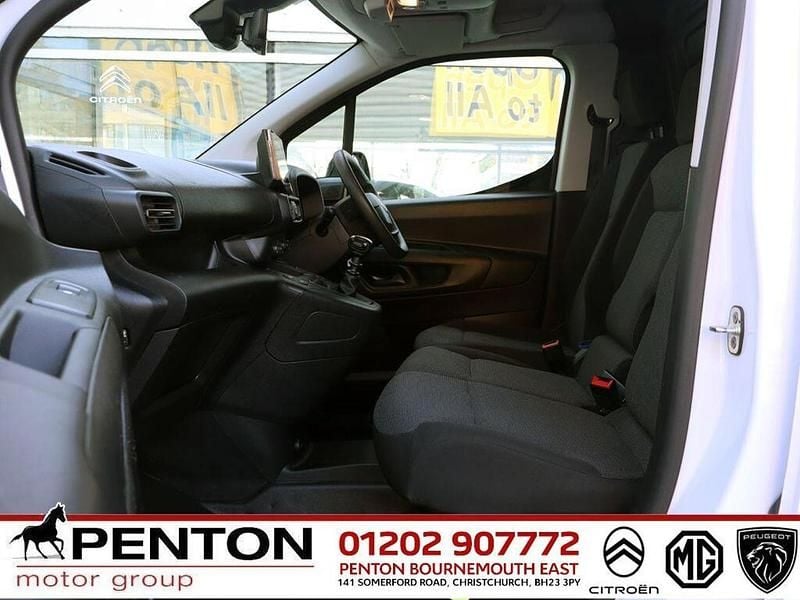 Used Citroën Berlingo 100 HP (73 kW) 2024 White MPV