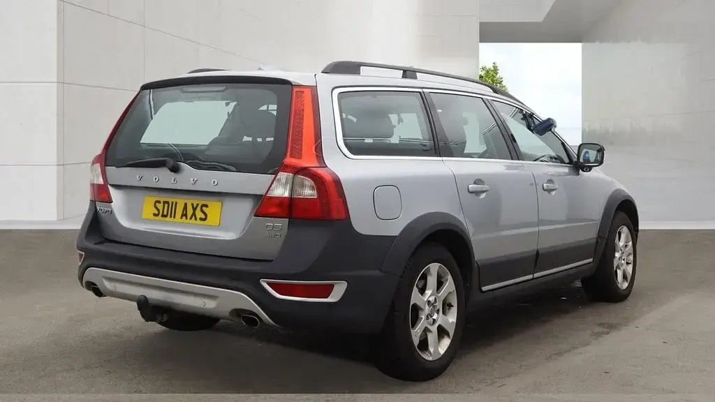 Used Volvo XC70 SE 205 HP (150 kW) 2011 Silver Estate