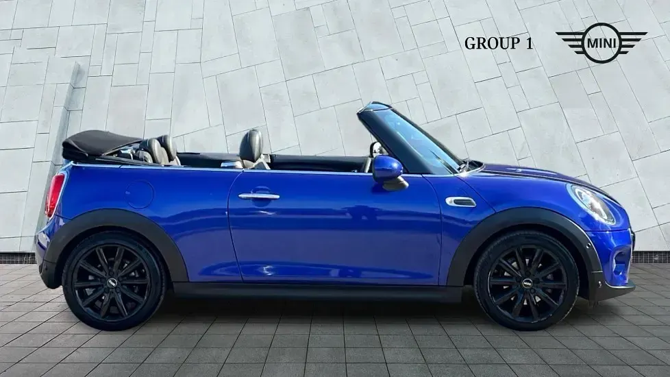 Used Mini Cooper Cabriolet Classic 134 HP (98 kW) 2018 Blue Cabriolet