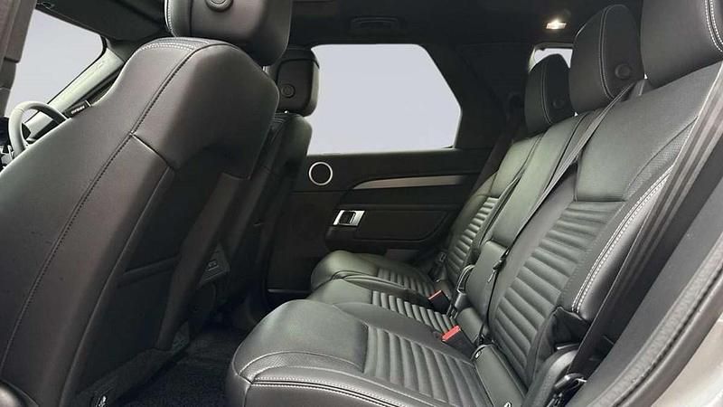 Usado Land Rover Discovery 5 SE Dynamic 344 CV (253 kW) 2025 Gris SUV