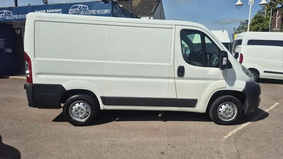 Used Peugeot Boxer 100 HP (73 kW) 2011 White Van