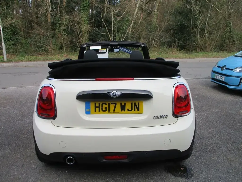 Używany Mini Cooper Cabriolet 136 KM (100 kW) 2017 Biały Kabriolet
