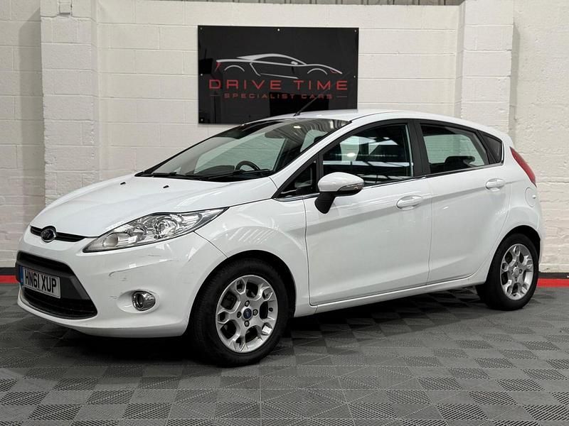 Used Ford Fiesta Zetec 2012 White Hatchback
