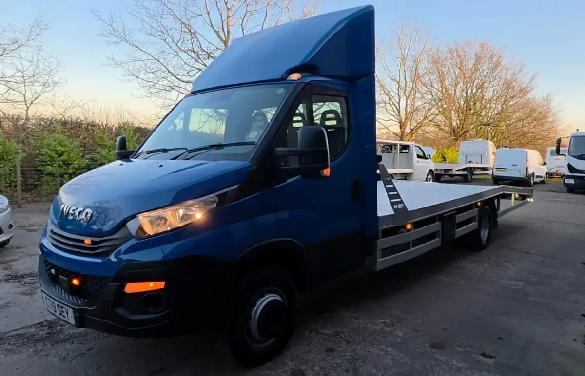 Begagnad Iveco Daily 2019 Blå Pickup