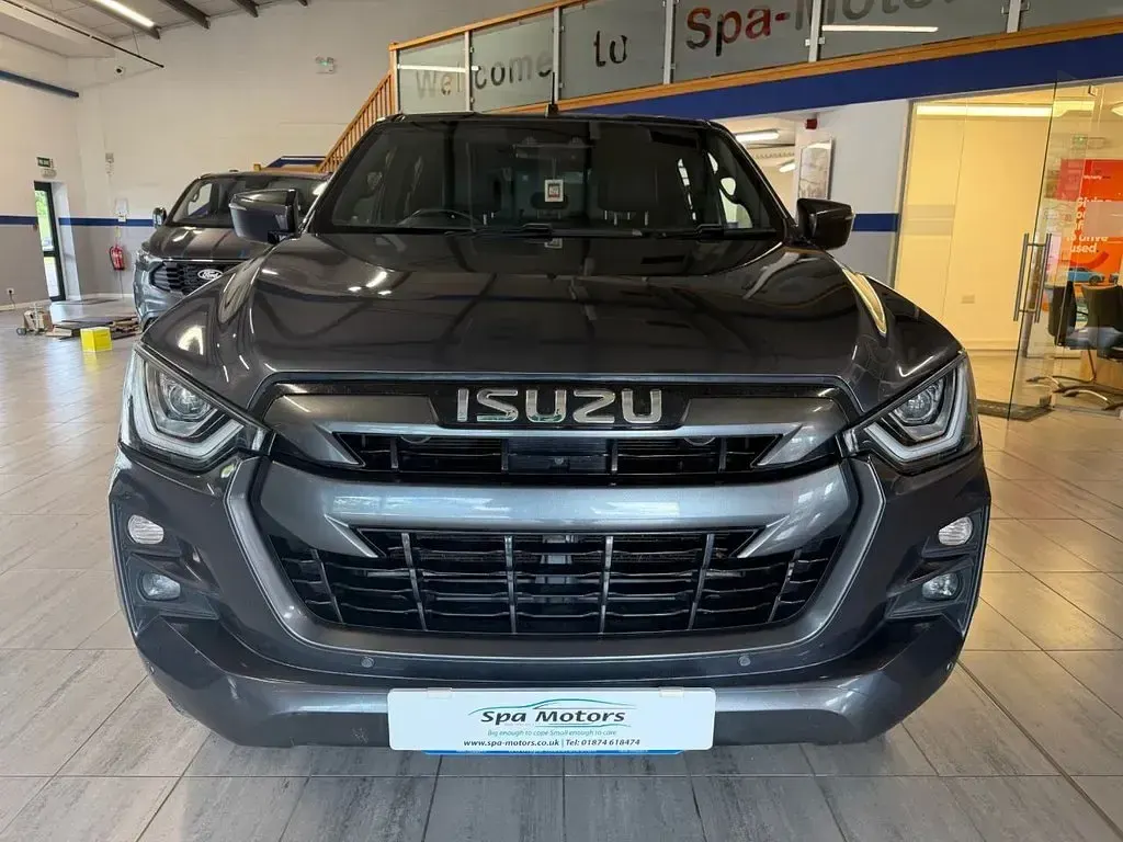 Used Isuzu Pick up 164 HP (120 kW) 2022 Grey Pickup