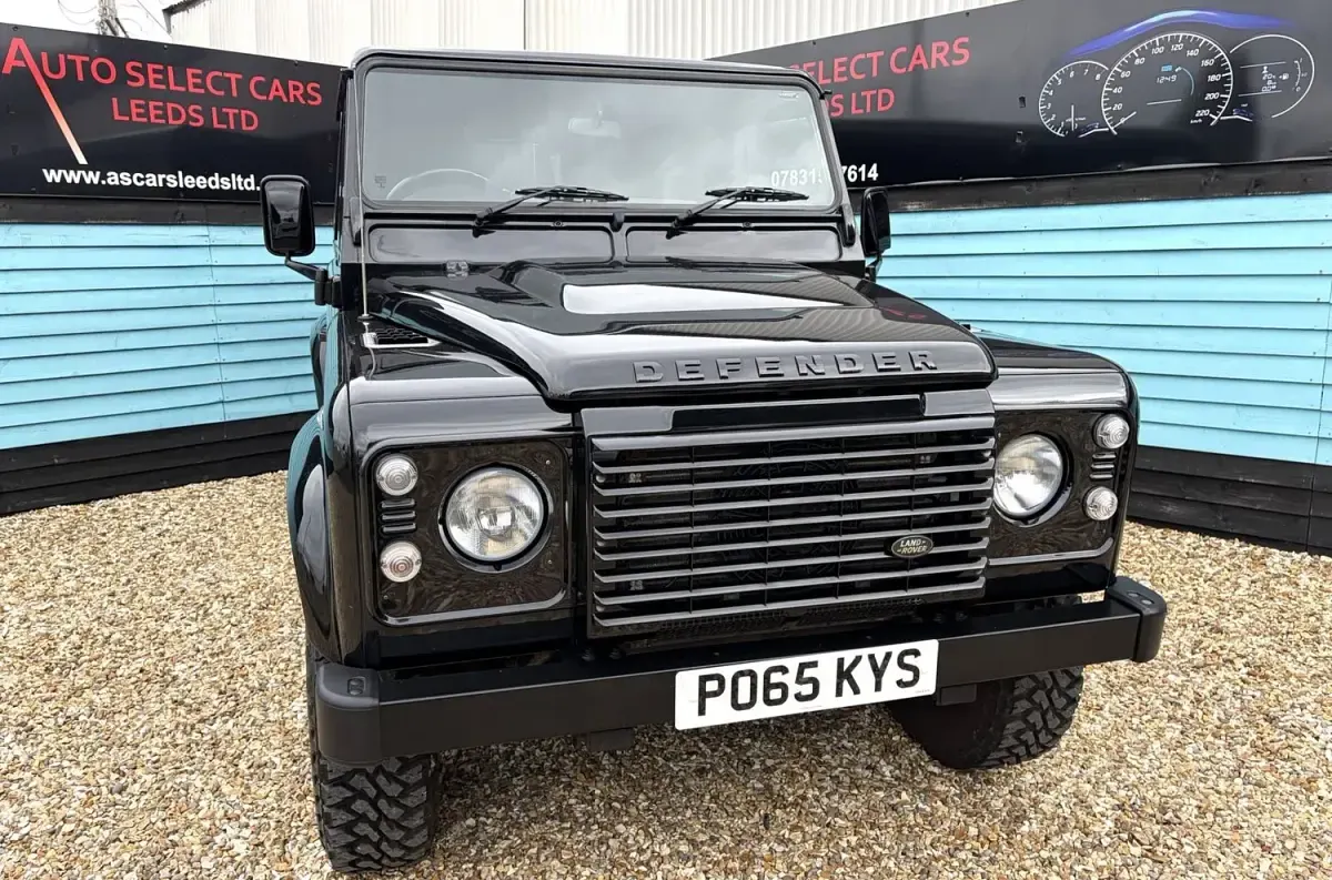 Usado Land Rover Defender Landmark 122 CV (89 kW) 2016 Negro Familiar
