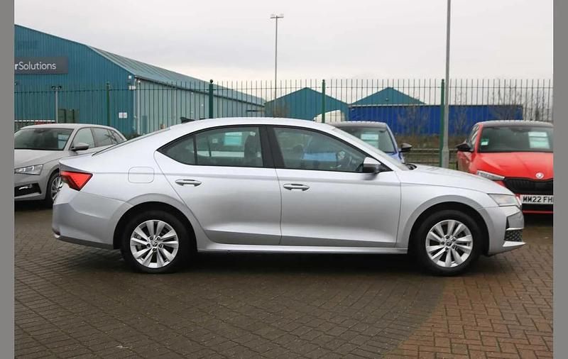Used Skoda Octavia SE Technology 113 HP (83 kW) 2024 Brilliant silver metallic Hatchback
