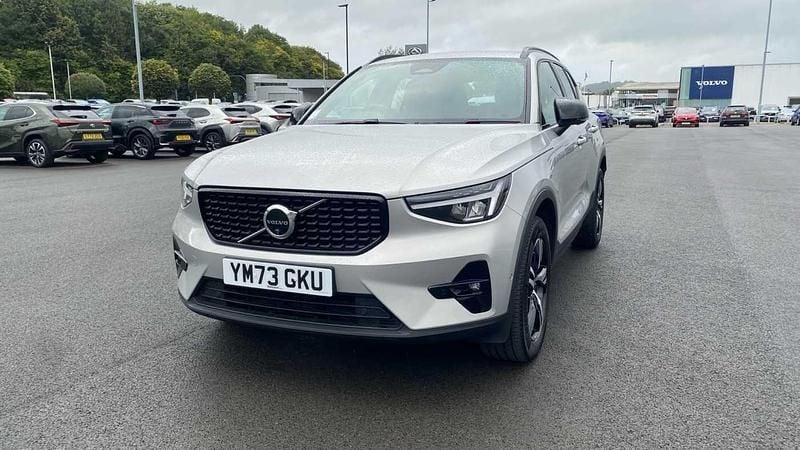 Used Volvo XC40 Plus 197 HP (144 kW) 2023 Silver SUV