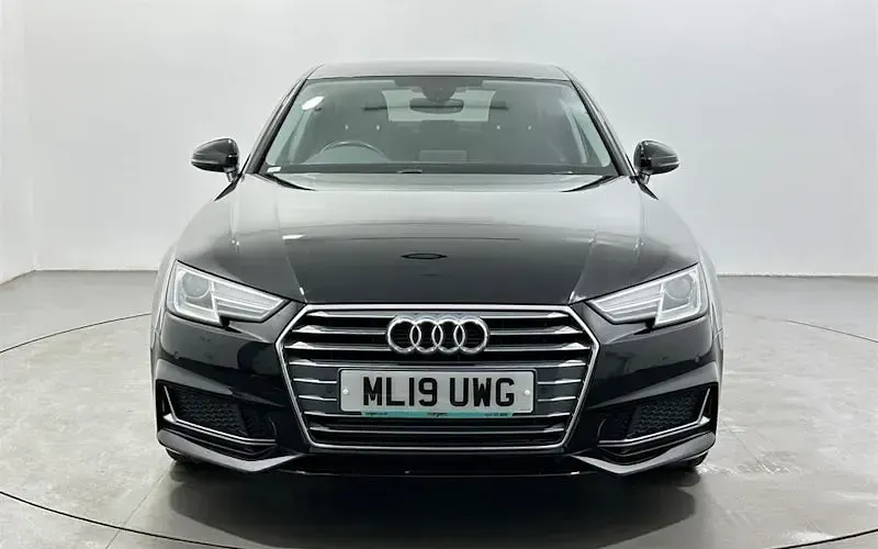 Used Audi A4 Sport 150 HP (110 kW) 2019 Black Sedan