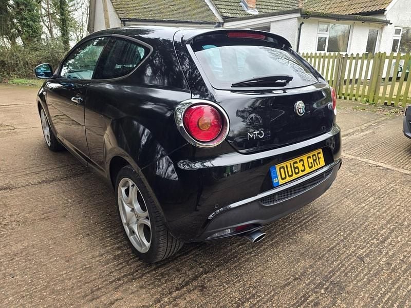 Used Alfa Romeo MiTo Distinctive 105 HP (77 kW) 2013 Black Hatchback