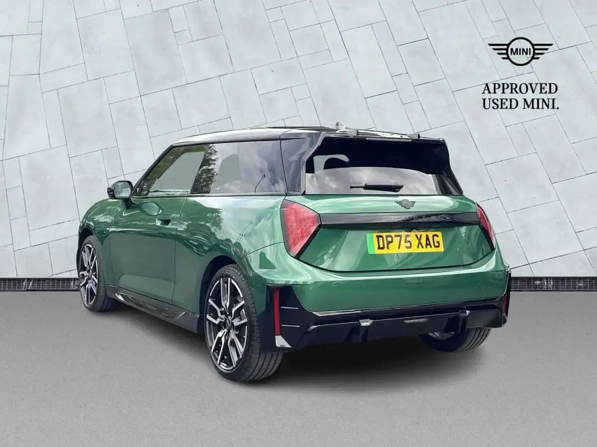 Ny Mini Cooper Sport 135 kW (184 HK) 2026 Grön Halvkombi