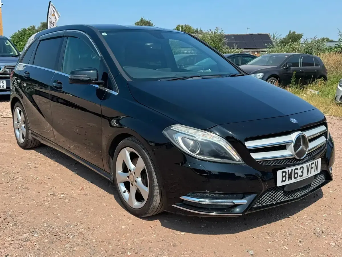 Used Mercedes B180 SE 2013 Black Hatchback