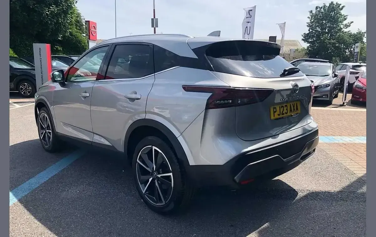Used Nissan Qashqai Tekna 138 HP (101 kW) 2023 Silver SUV