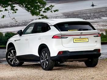 New MG HS Trophy 299 HP (219 kW) 2026 White SUV