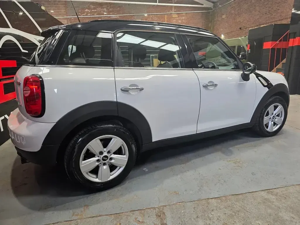 Used Mini Cooper 122 HP (89 kW) 2016 White Hatchback