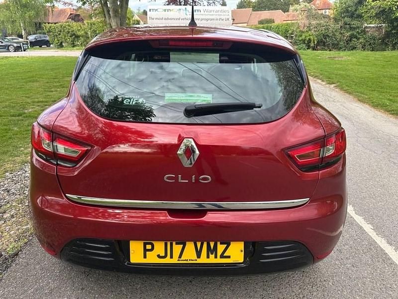 Used Renault Clio IV Dynamique 75 HP (55 kW) 2017 Red Hatchback