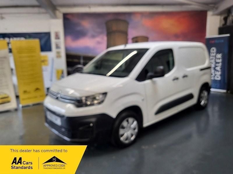 White Used 2020 Citroën Berlingo Start MPV | £7,290 (Good price) - Image 1/3