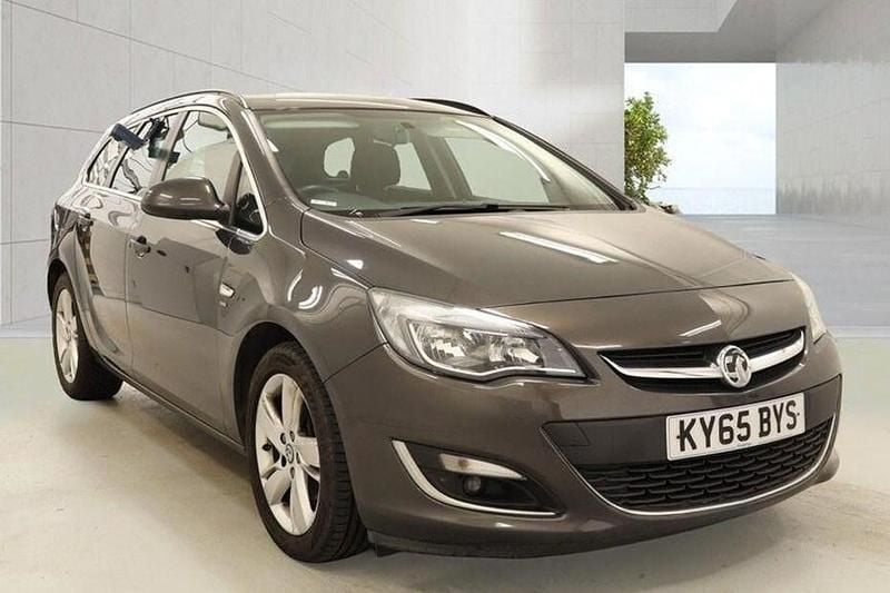Second-hand Vauxhall Astra SRi 136 CP (100 kW) 2015 Gri Break