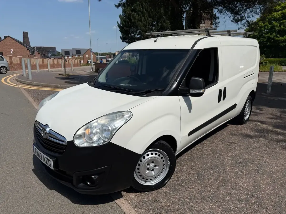 Used Vauxhall Combo 2013 White MPV
