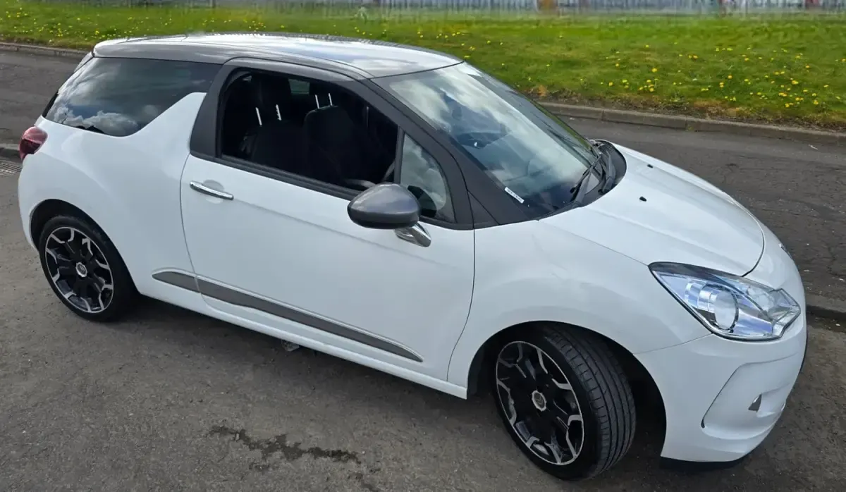 Begagnad Citroën DS3 2014 Vit Halvkombi