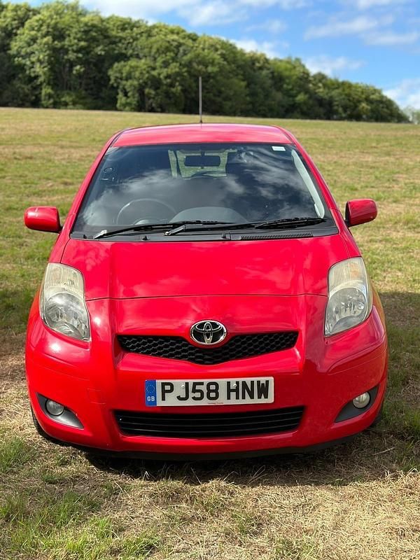 Red Used 2009 Toyota Yaris SR Hatchback | £1,350 (Good price) - Image 1/4