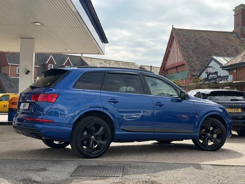 Begagnad Audi Q7 S-Line 2017 Blå SUV