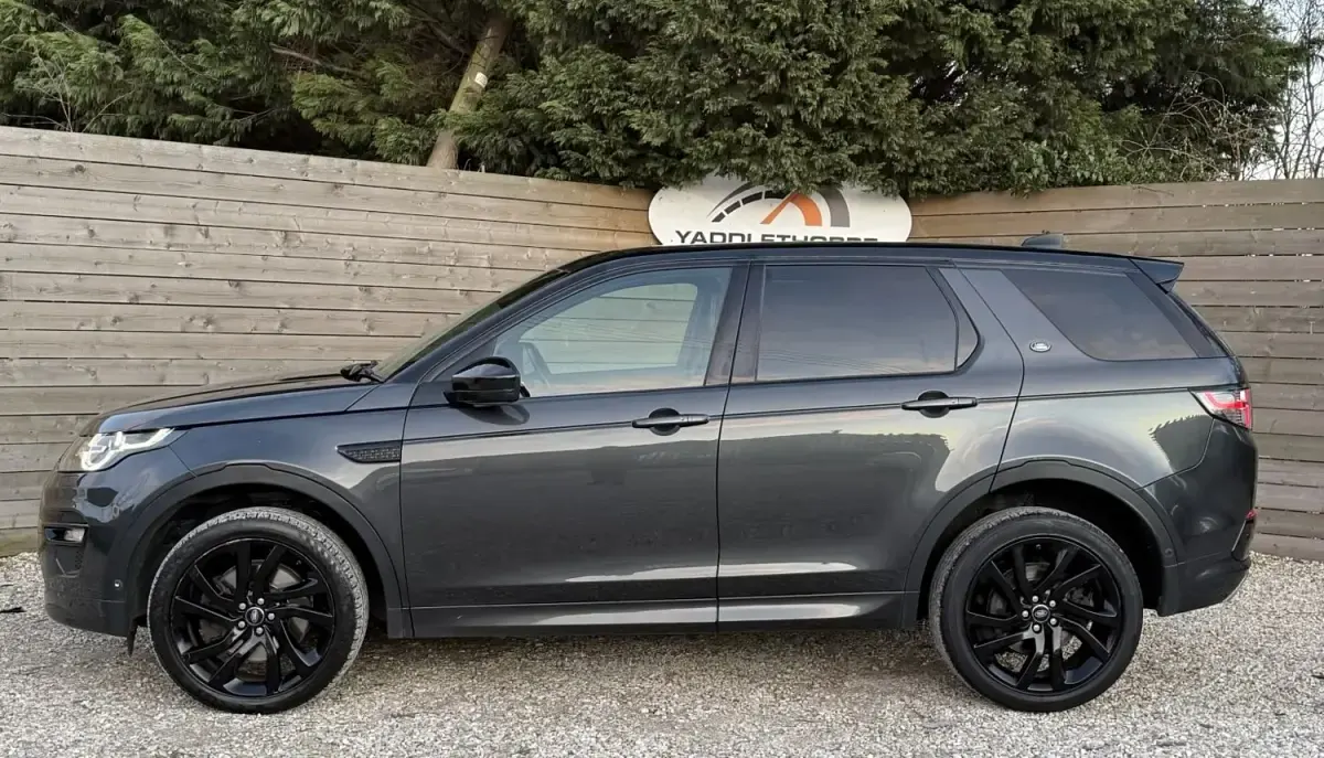 Second-hand Land Rover Discovery Sport HSE Dynamic 240 CP (176 kW) 2018 Gri SUV