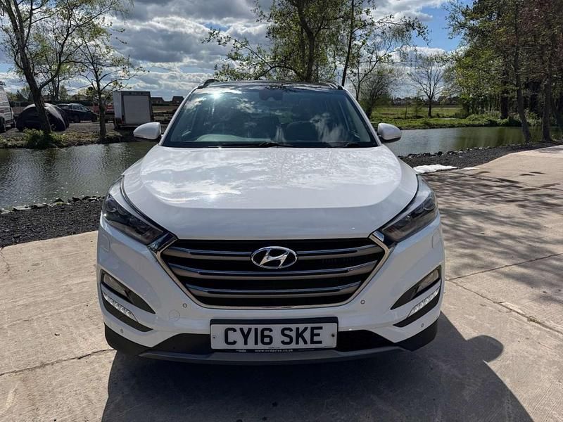 Used Hyundai Tucson Premium SE 2016 White SUV