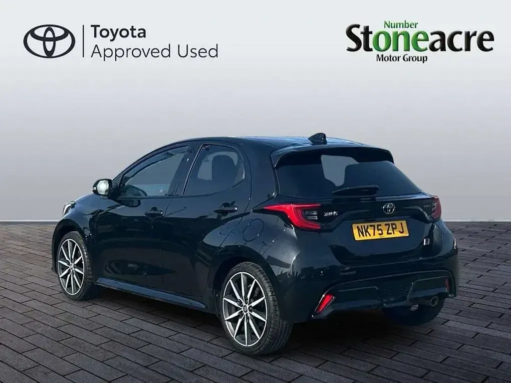 Used Toyota Yaris Hybrid Sport 128 HP (94 kW) 2025 Black Hatchback